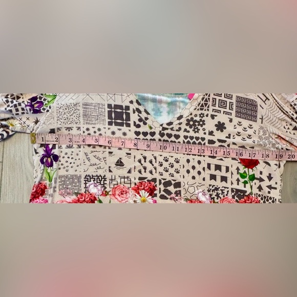 Johnny Was Multi Print Long Sleeved T- Shirt Size Medium - Picture 5 of 6